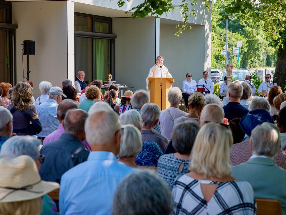 Fronleichnamgottesdienst in Enkheim